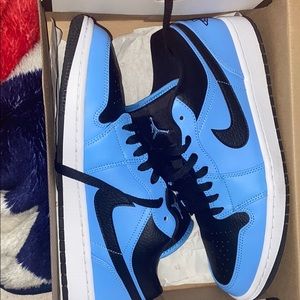 Very nice only been worn a couple times